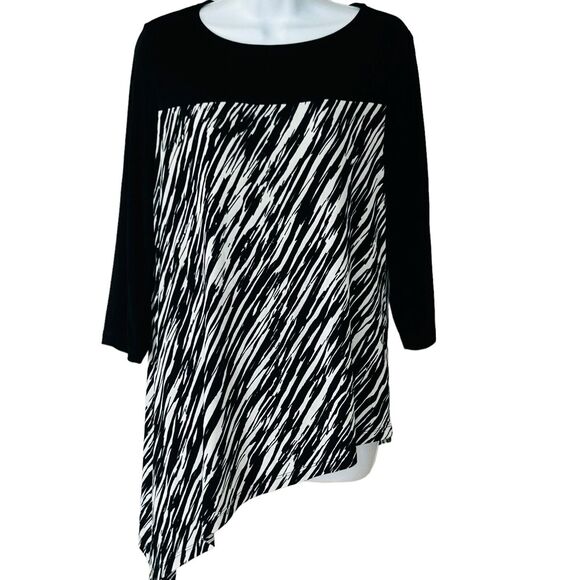 Chico's Travelers Tunic Top Size 1 M Black White Asymmetrical Hemline Long Slit - Picture 1 of 7
